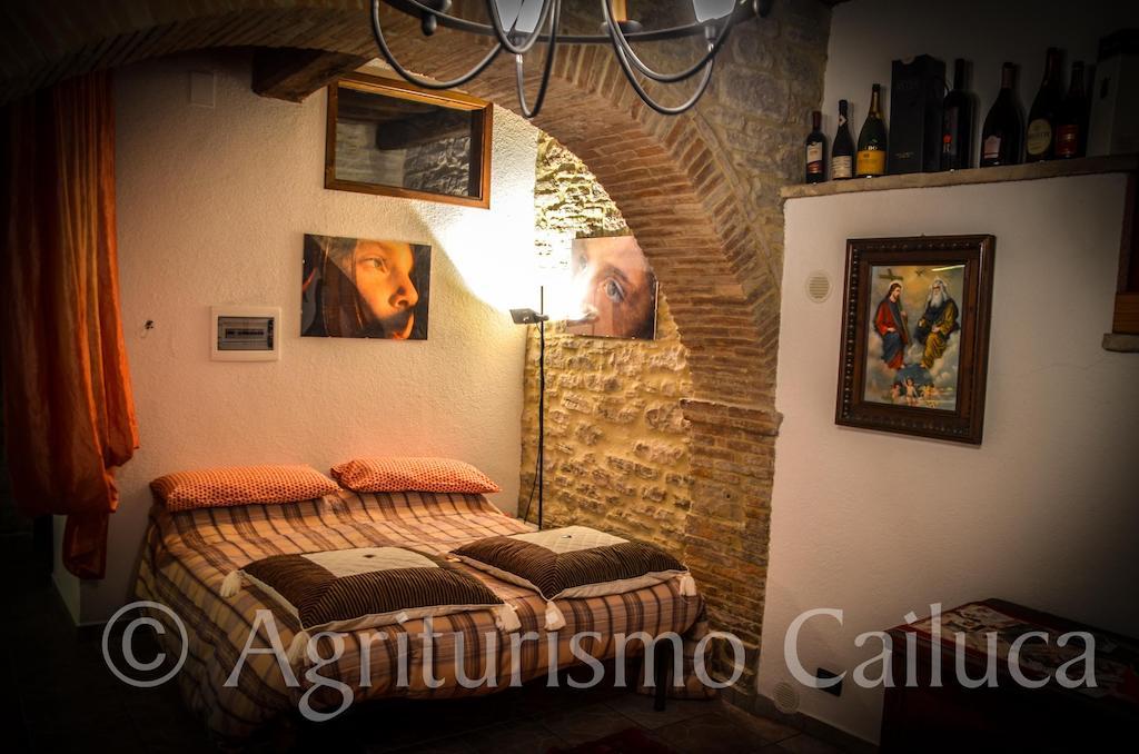 Agriturismo Cailuca Pietralunga Szoba fotó